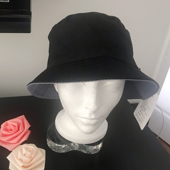 Reversible bucket hat - Picture 2 of 5